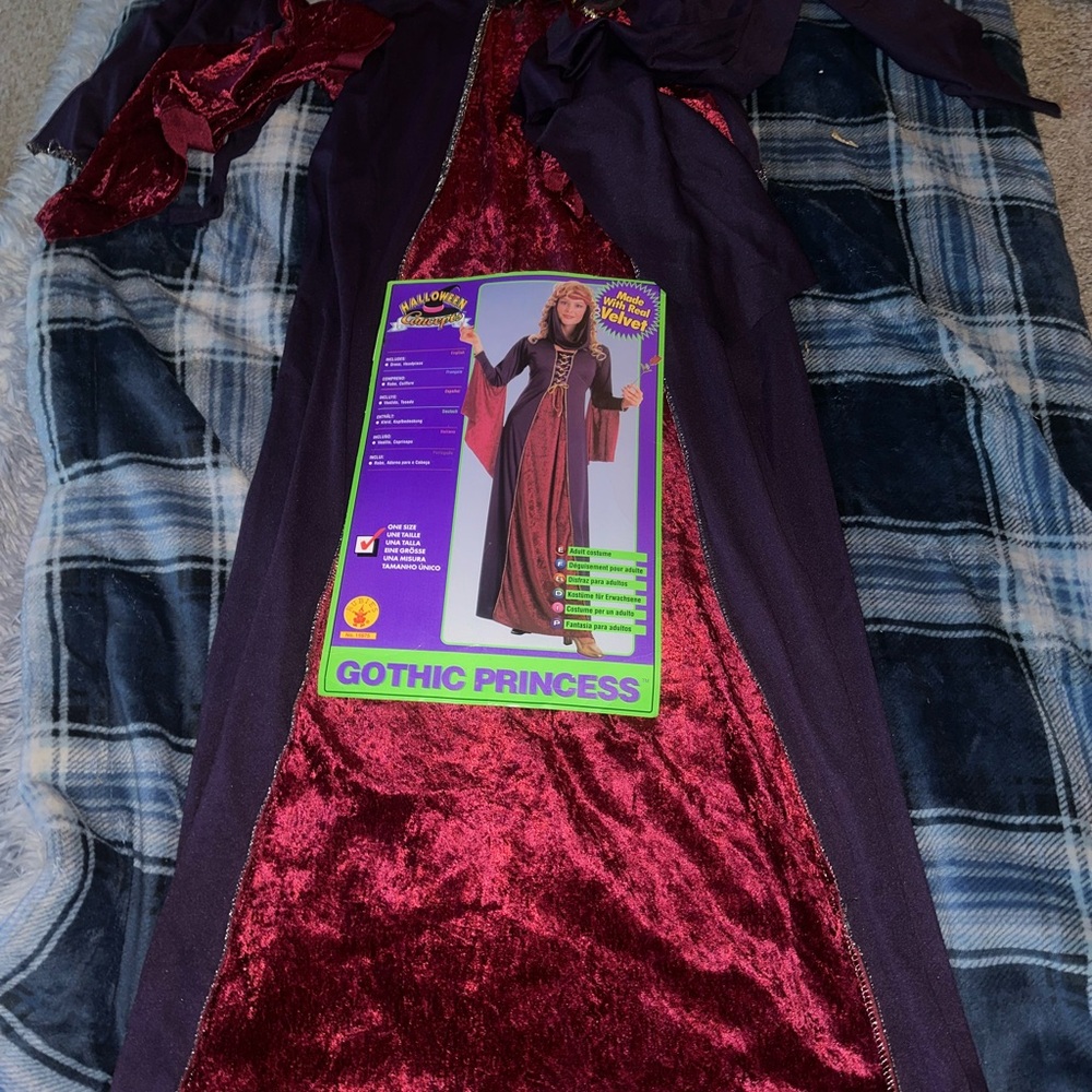 gothic princess - Picture 2 of 2